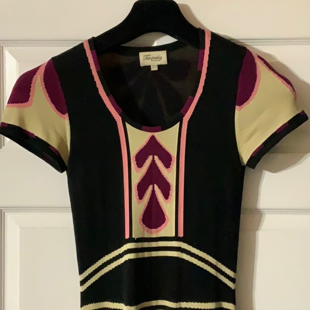 Razzle me Dazzle me. This is a sleek elegant dress for any occasion.